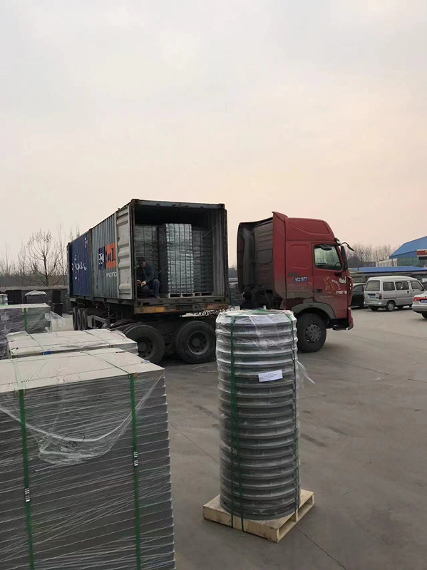 Hebei Tengjun FRP Co., Ltd., Kentsel Yol Güvenliğini Sağlayan Yüksek Kaliteli FRP Rögar Kapaklarını Tanıtıyor